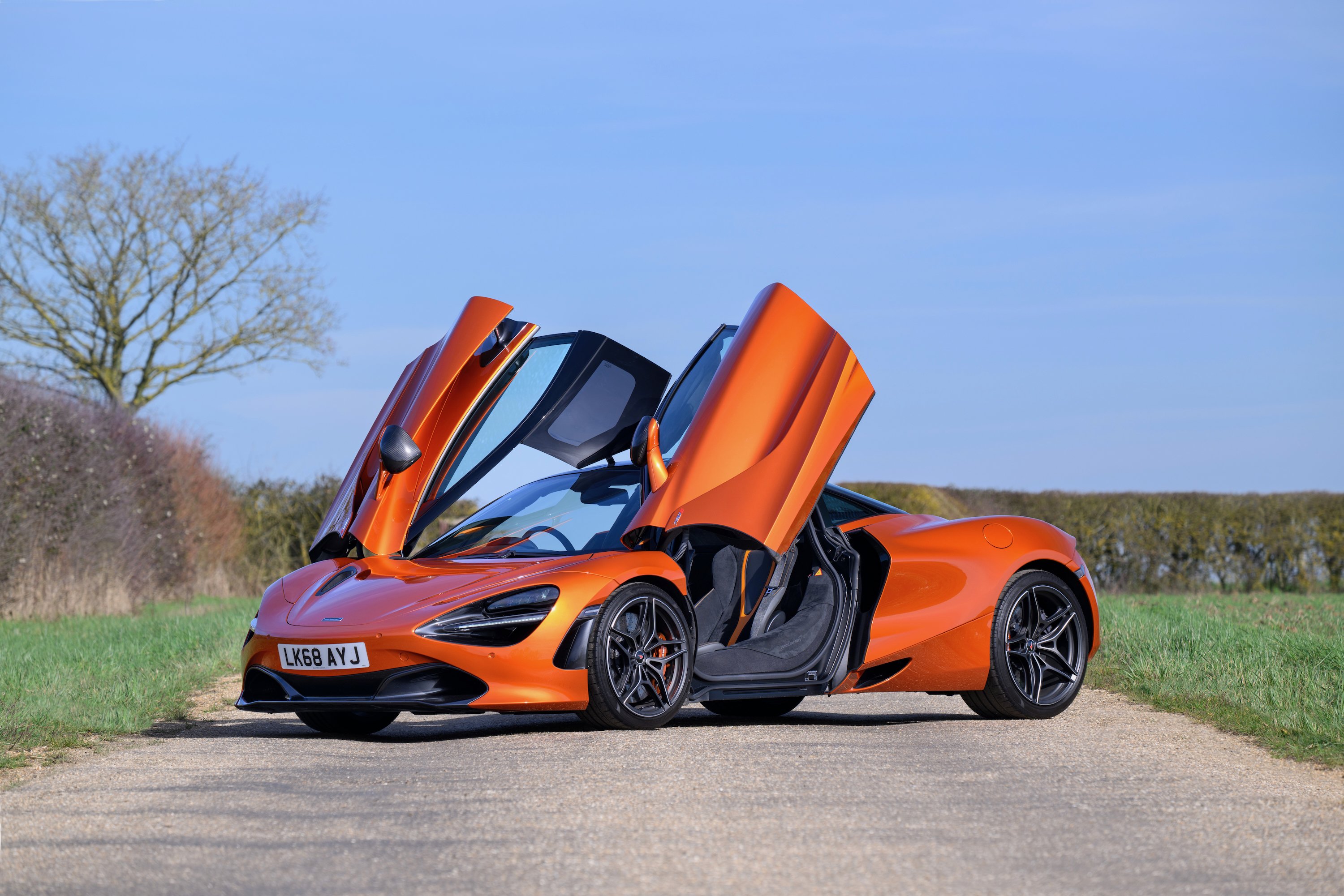 221367-1101490-car-20260310_142608-19.passenger.front_.34.doors_.up_ (1).jpeg