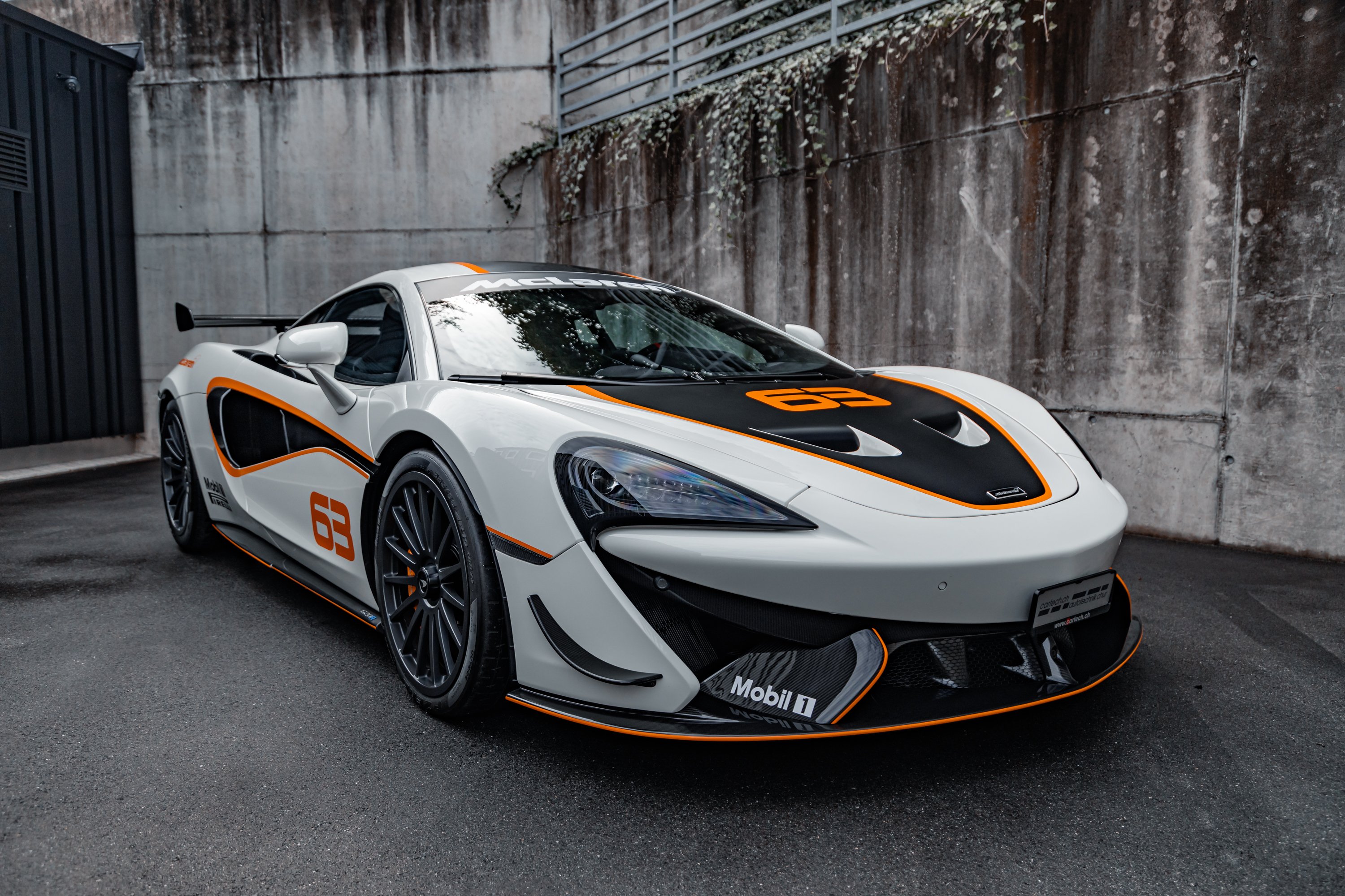 62057-1081098-car-20251007_064014-20250925_mclaren_620r_fb-5.jpg