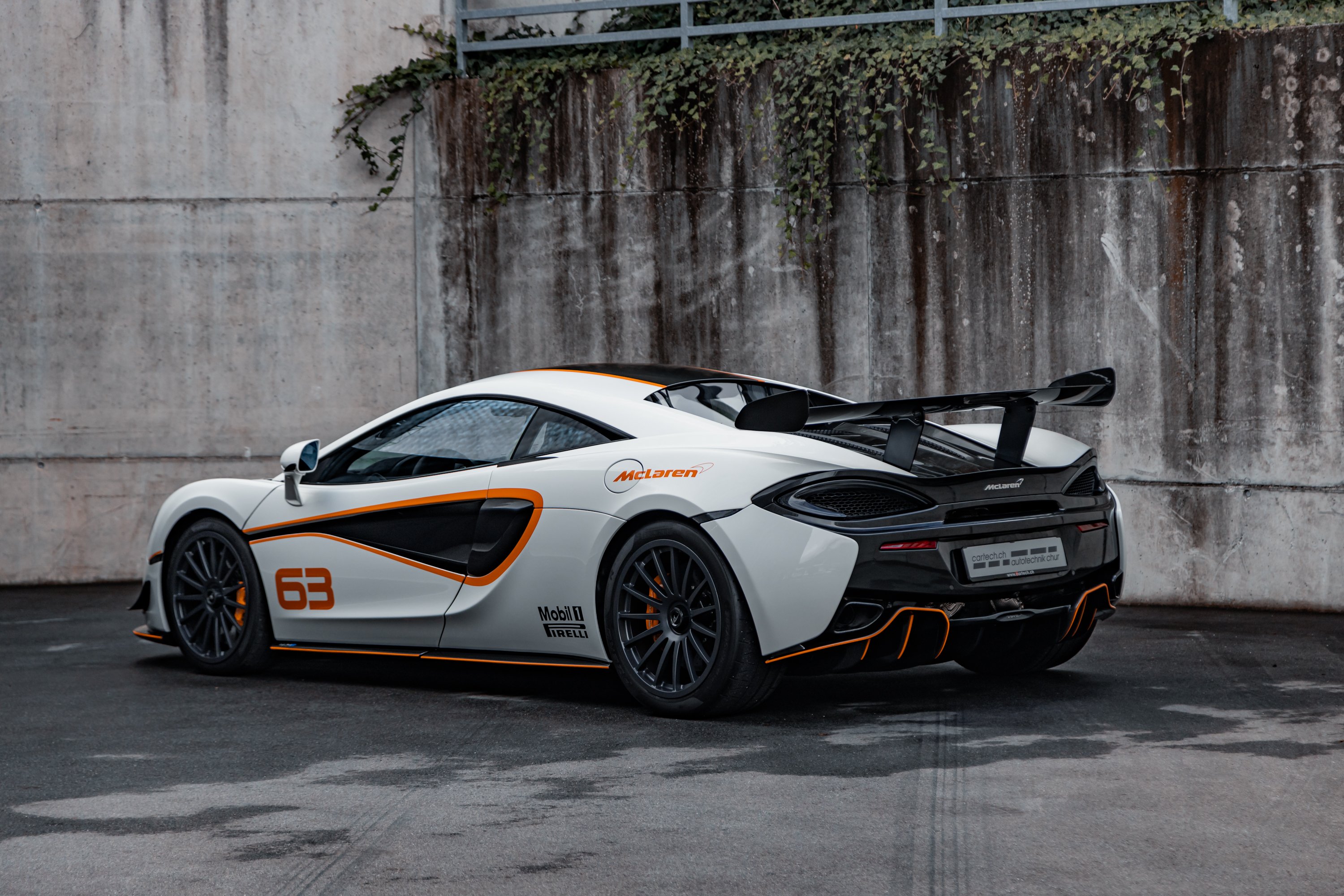 62057-1081098-car-20251007_064040-20250925_mclaren_620r_fb-36.jpg