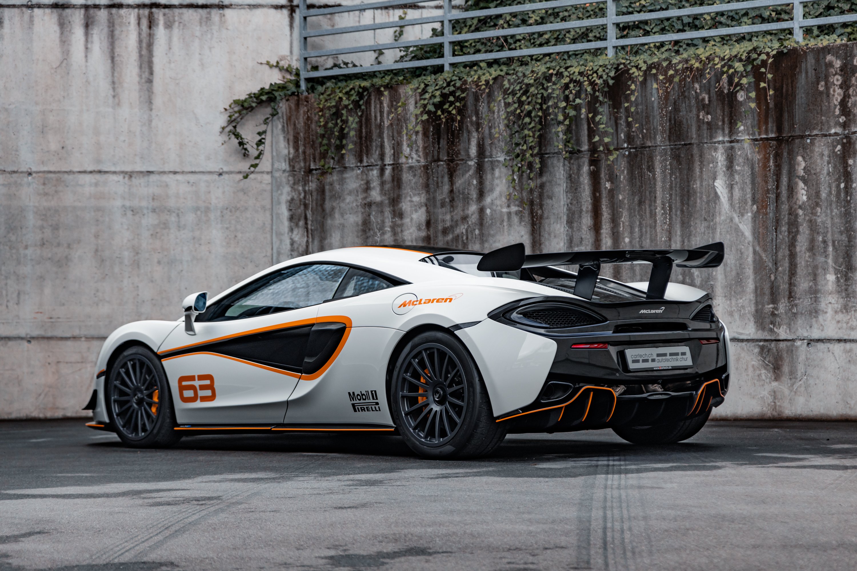 62057-1081098-car-20251007_064041-20250925_mclaren_620r_fb-37.jpg