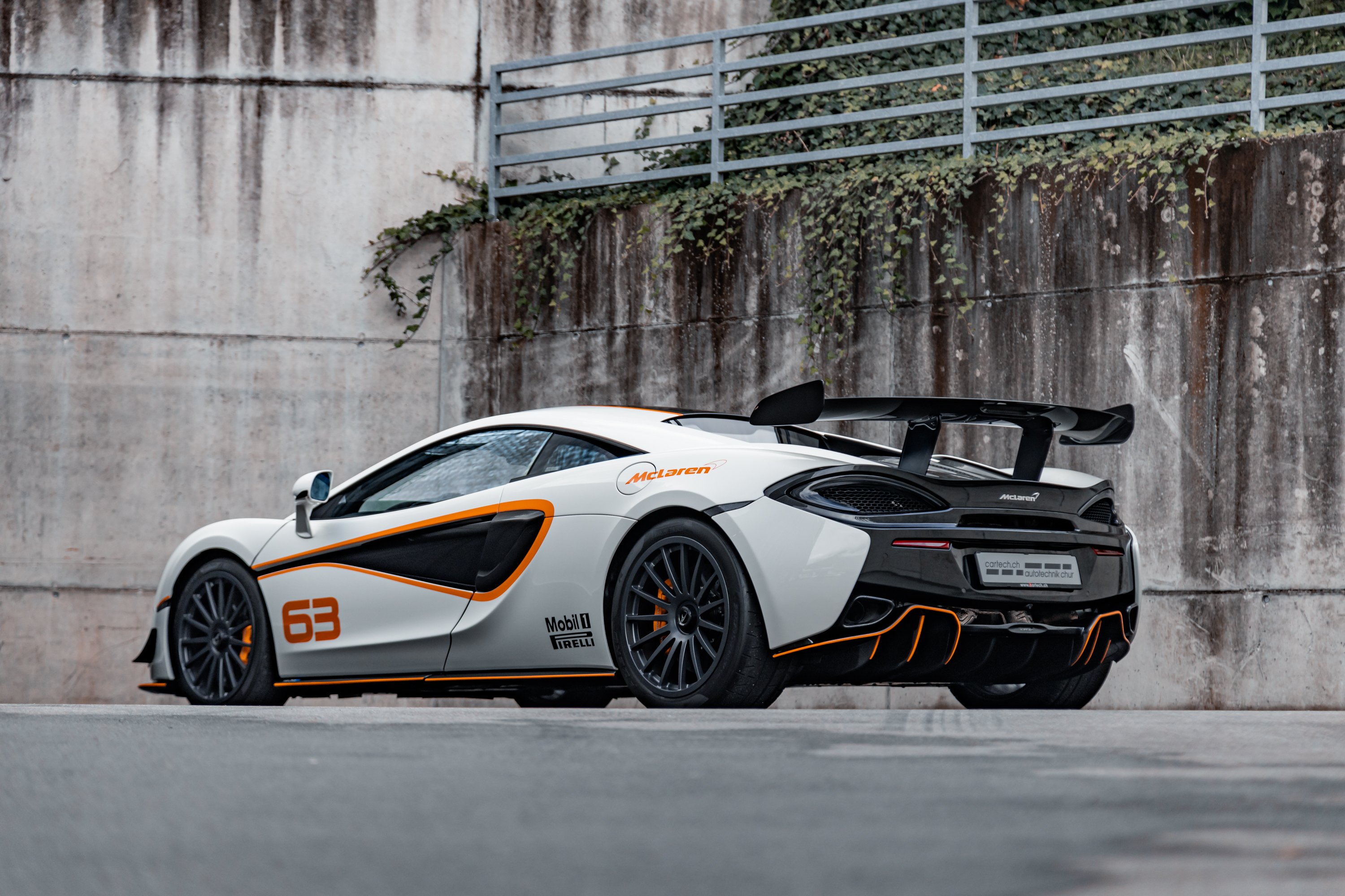 62057-1081098-car-20251007_064042-20250925_mclaren_620r_fb-38.jpg