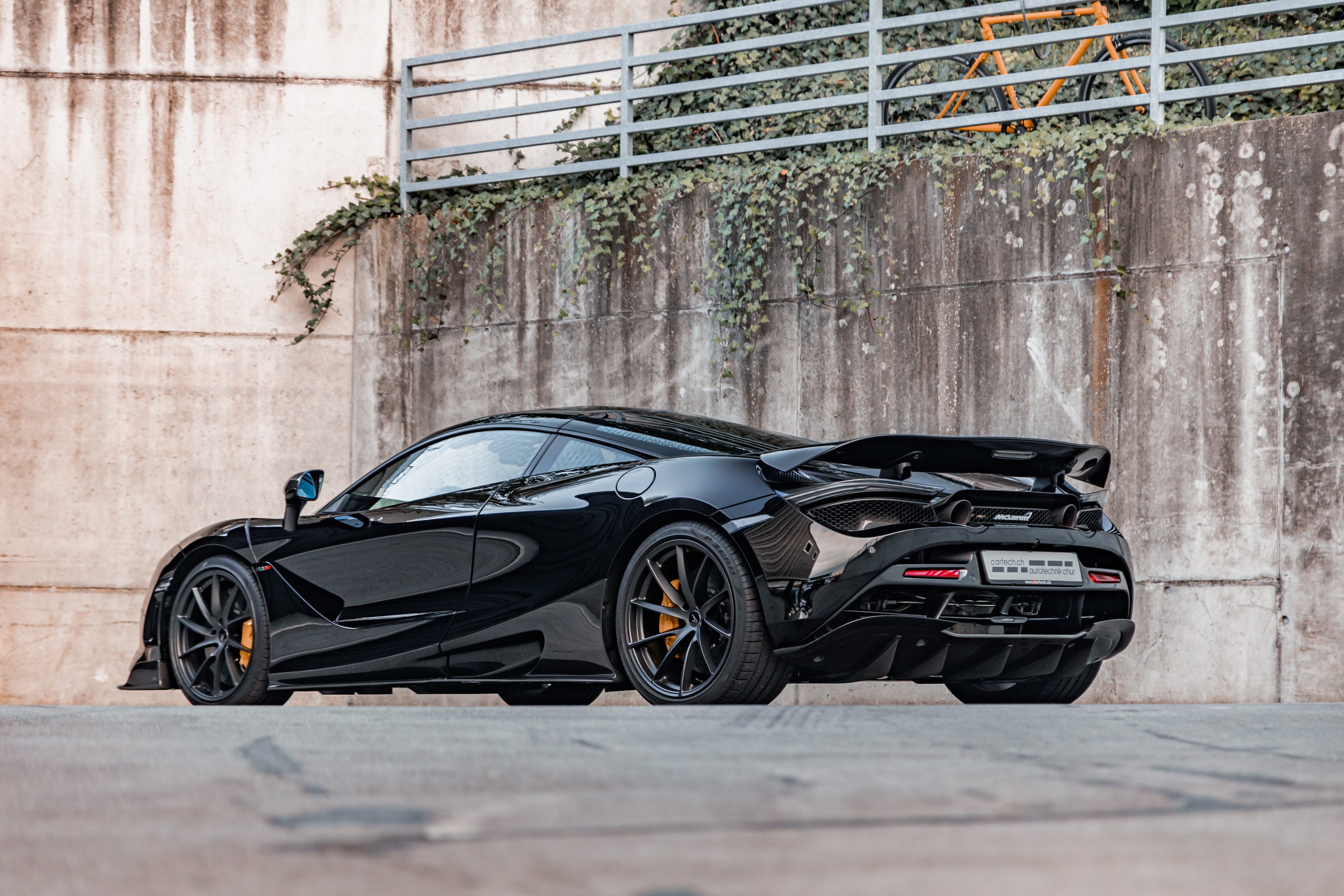 62057-1082669-car-20251018_093519-20251017_mclaren_720s-28.jpg