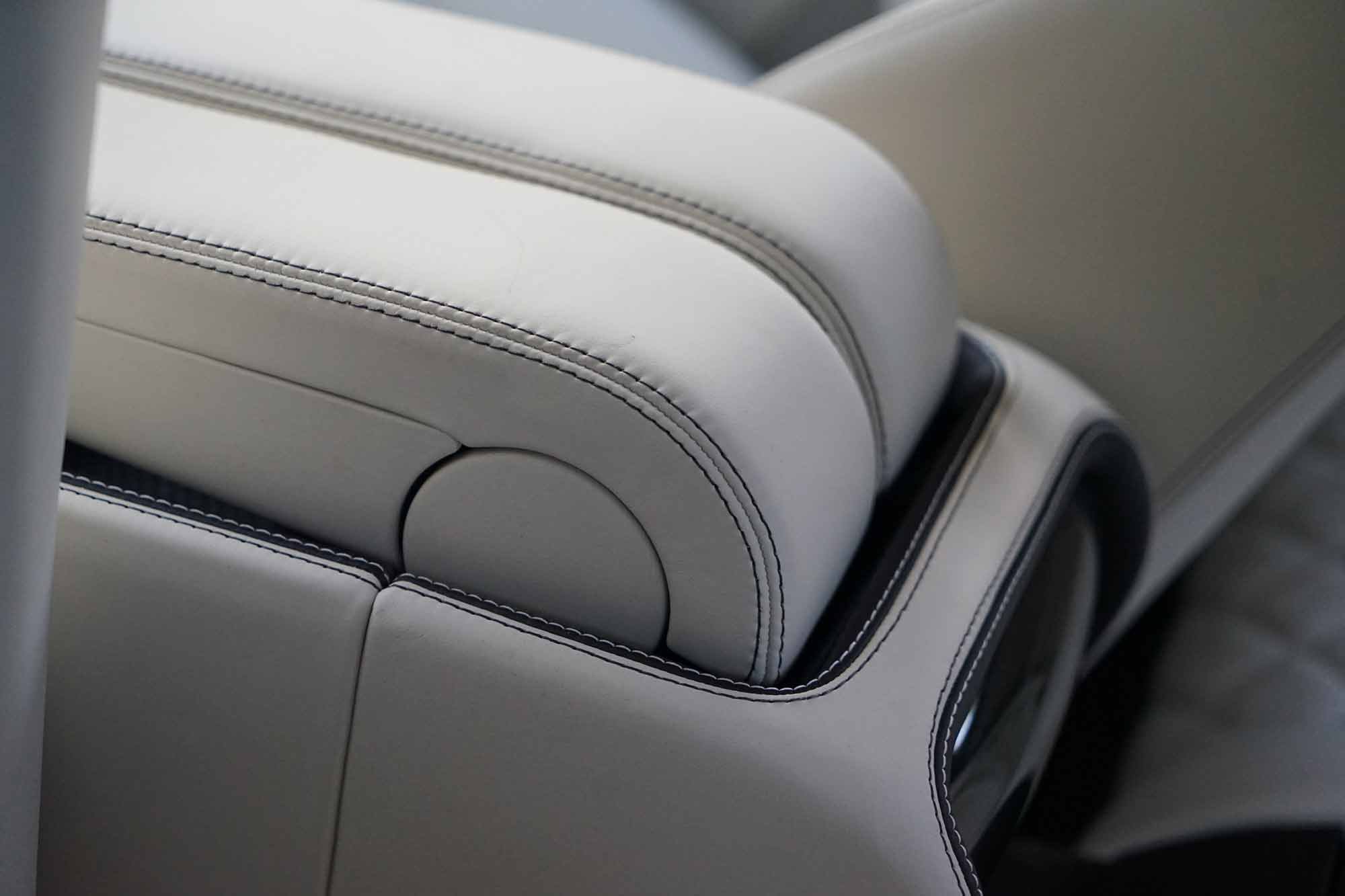 227981-1102956-car-20260320_070951-armrest-bentley.jpg